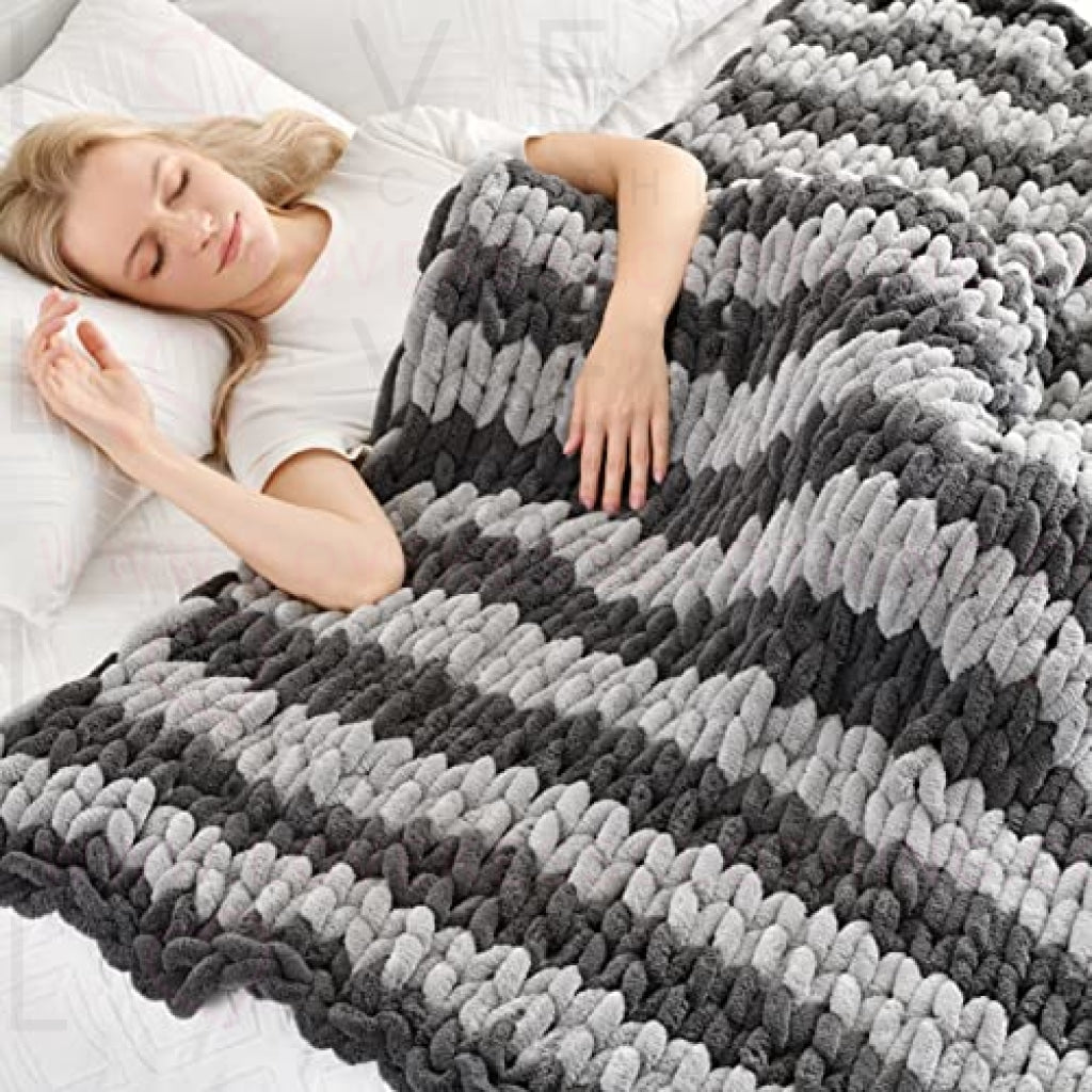 Maetoow Chenille Chunky Knit Blanket Throw 40×50 Inch, Handmade Warm & Cozy Blanket Couch, Bed, Home Decor, Soft Breathable Fleece Banket, Christmas Thick and Giant Yarn Throws, Dark Grey & Light Grey
